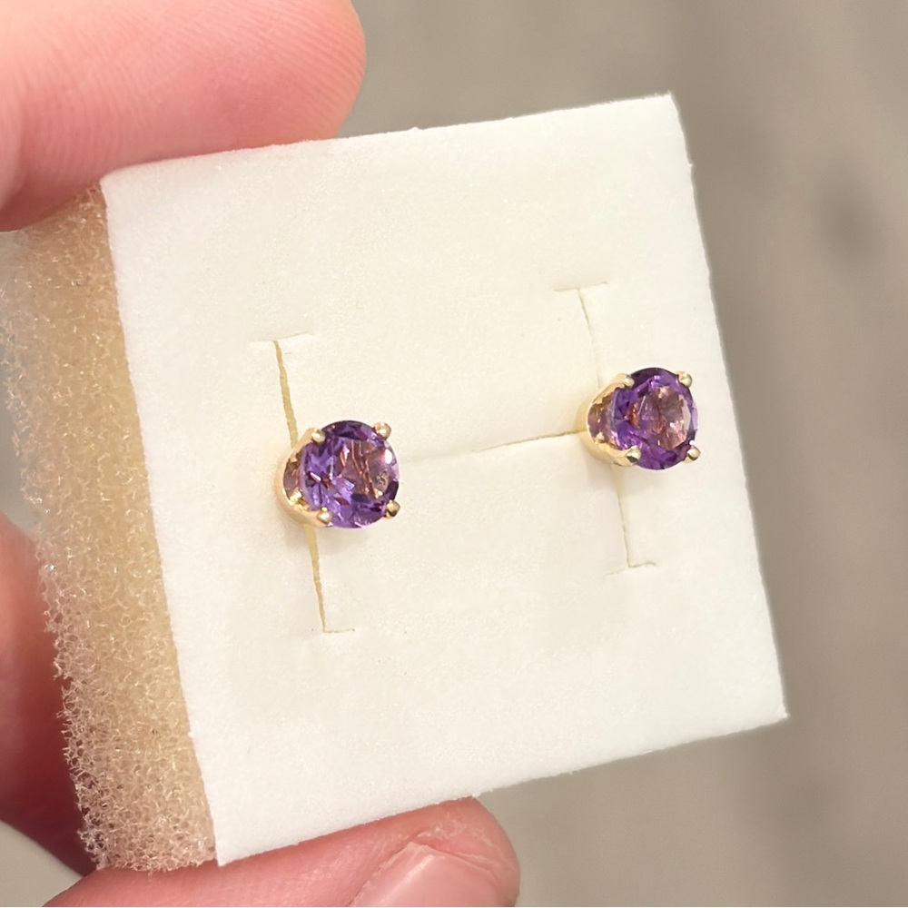 14K Amethyst Stud Earrings, Dainty Round Solitaire, Light Purple, Yellow Gold - Picture 9 of 13